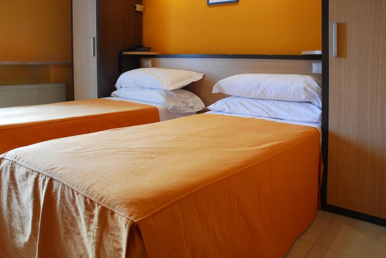 Hotel Michelangelo Teramo Exteriör bild