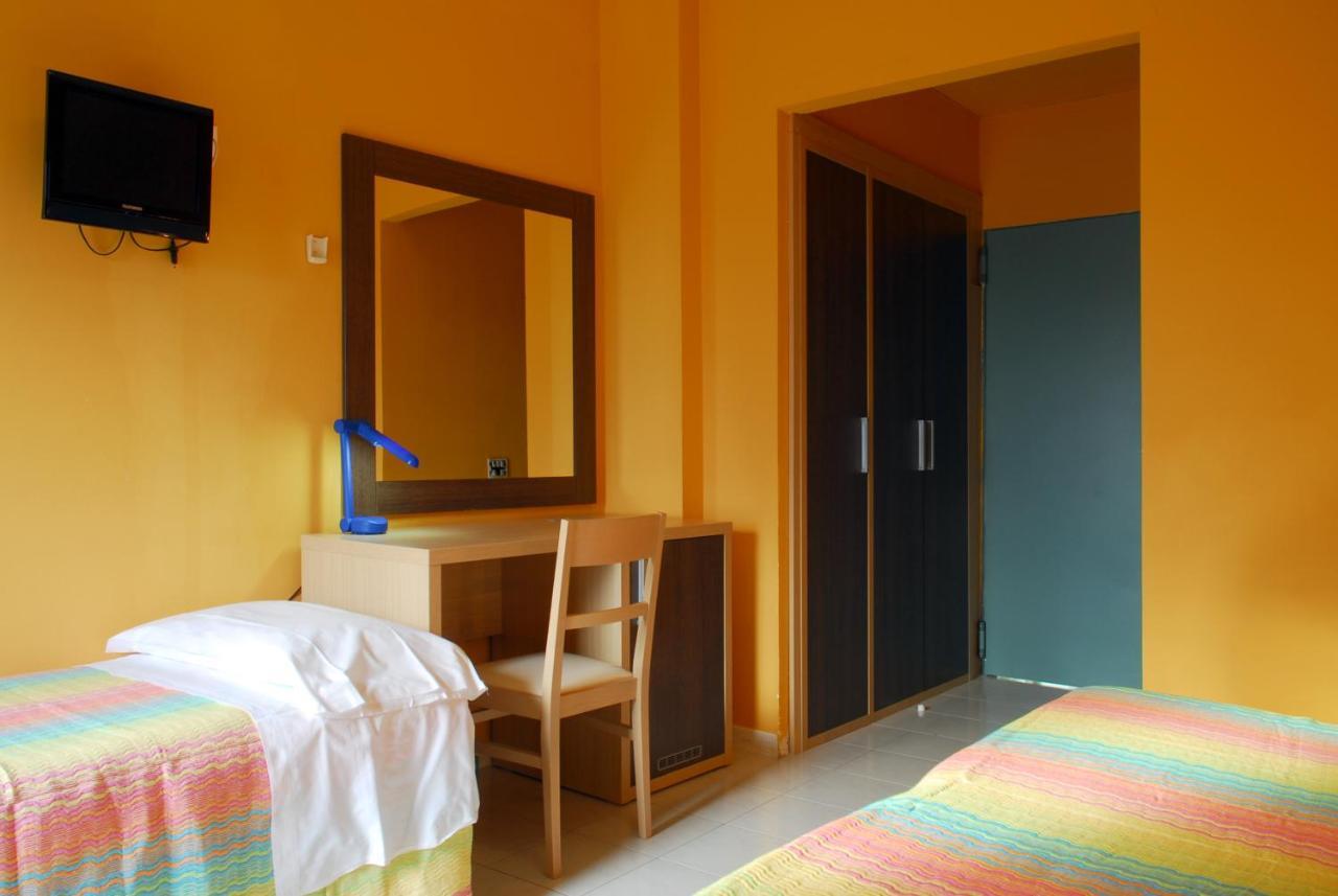 Hotel Michelangelo Teramo Rum bild